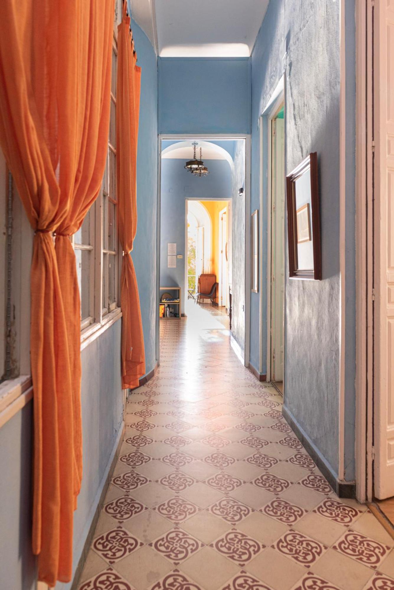 Private Rooms In Historic Building On The Square Málaga Esterno foto