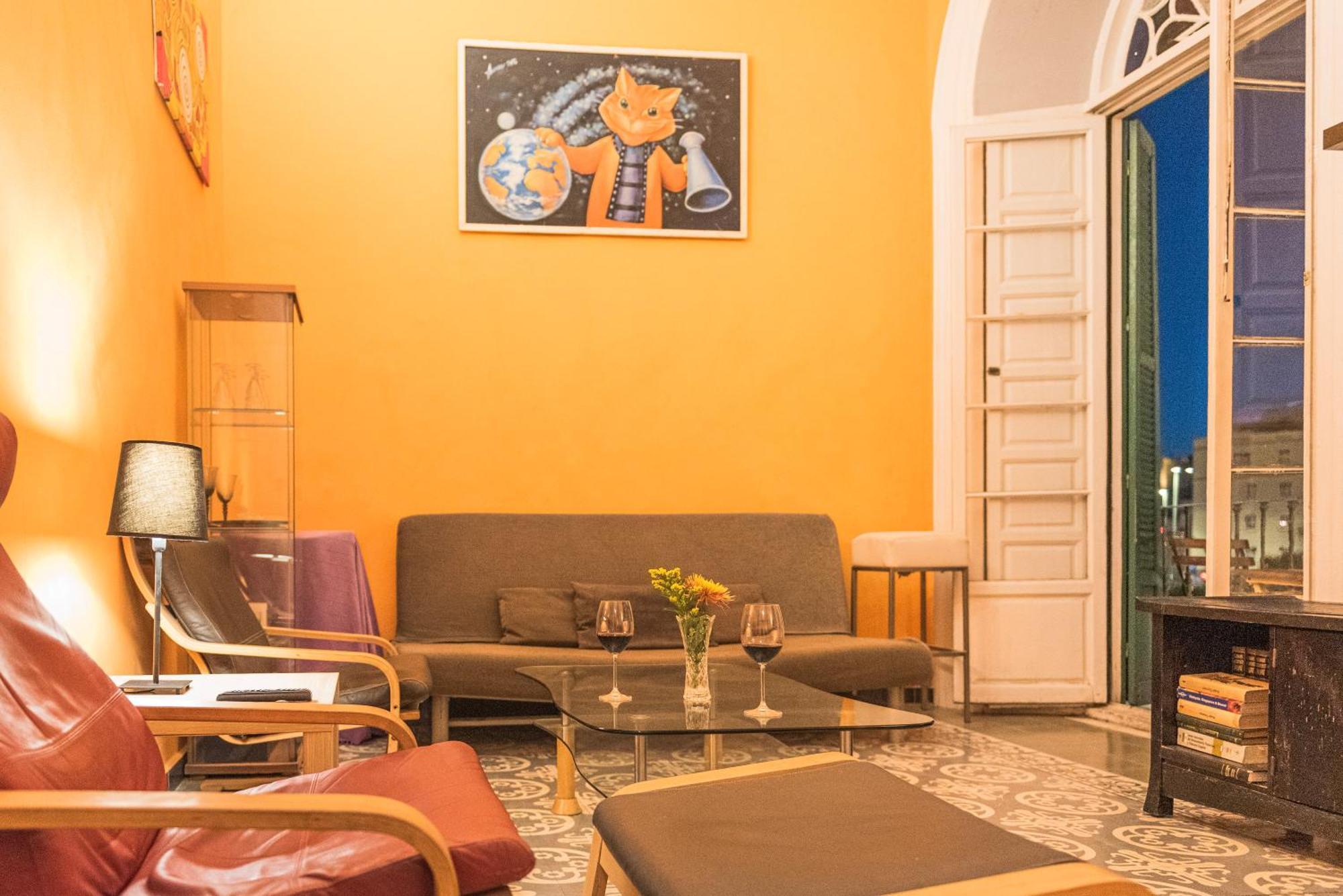 Private Rooms In Historic Building On The Square Málaga Esterno foto