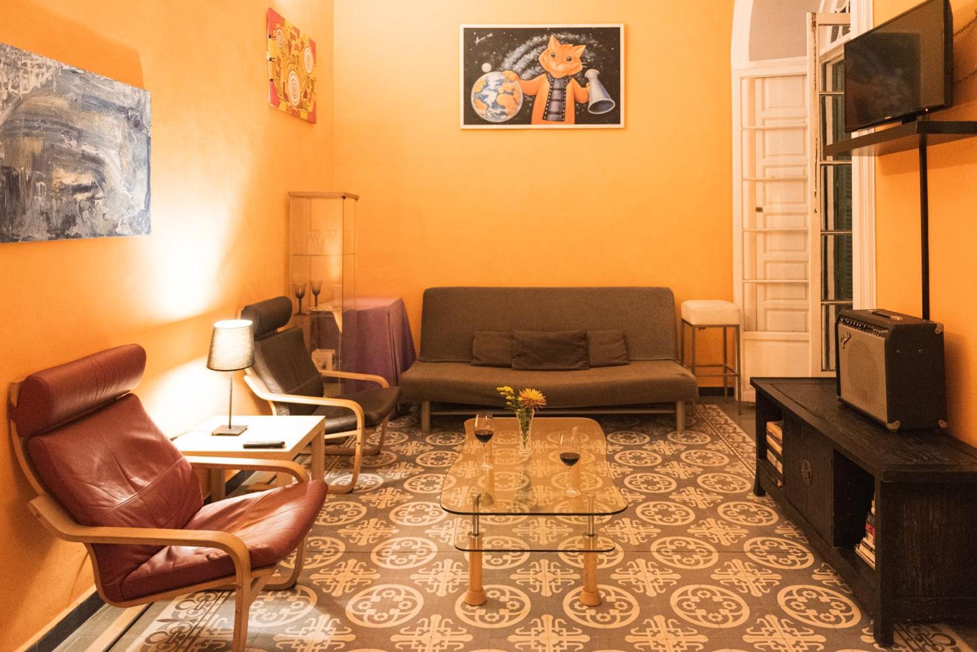Private Rooms In Historic Building On The Square Málaga Esterno foto